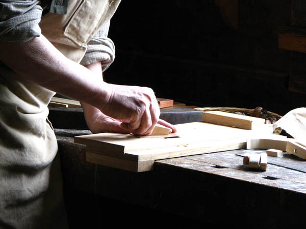 Nuestra <strong>carpintería de madera en  Toses</strong> es una empresa de <strong>herencia familiar</strong>, por lo que  contamos con gran <strong>experiencia </strong>en la profesión.